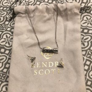 Leanor Bar Pendant Necklace With Earrings